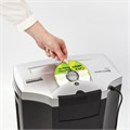 Уничтожитель (шредер) BRAUBERG S12, 4 уровень секретности, фрагменты 4х35 мм, 12 листов, корзина 25 литров, 531774 531774