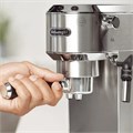 Кофеварка рожковая DELONGHI Dedica EC685.M, 1350 Вт, объем 1,1 л, ручной капучинатор, металлик 456516