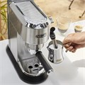Кофеварка рожковая DELONGHI Dedica EC685.M, 1350 Вт, объем 1,1 л, ручной капучинатор, металлик 456516